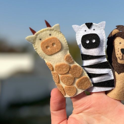 Sew your Own Giraffe Finger Puppet